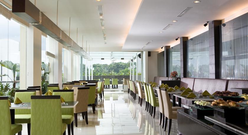 Hotel Santika Bogor Restaurant photo